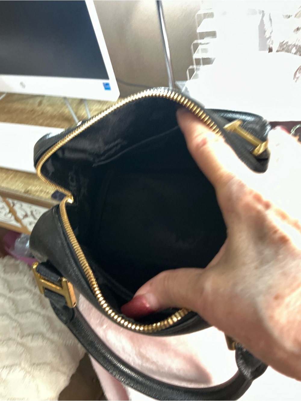 MCM München Black Leather Boston Satchel Gold Hardware - Picture 13 of 14